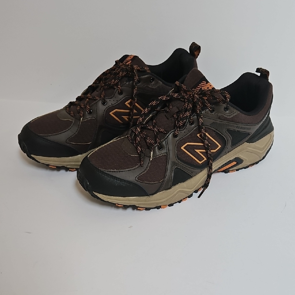 New Balance Men's Black and Tan Athletic Shoes Size 13